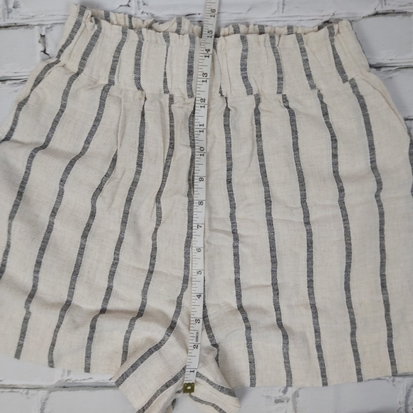 𝅺Urban Outfitters JOSIE LINEN Striped Pull-On Short - Picture 7 of 10
